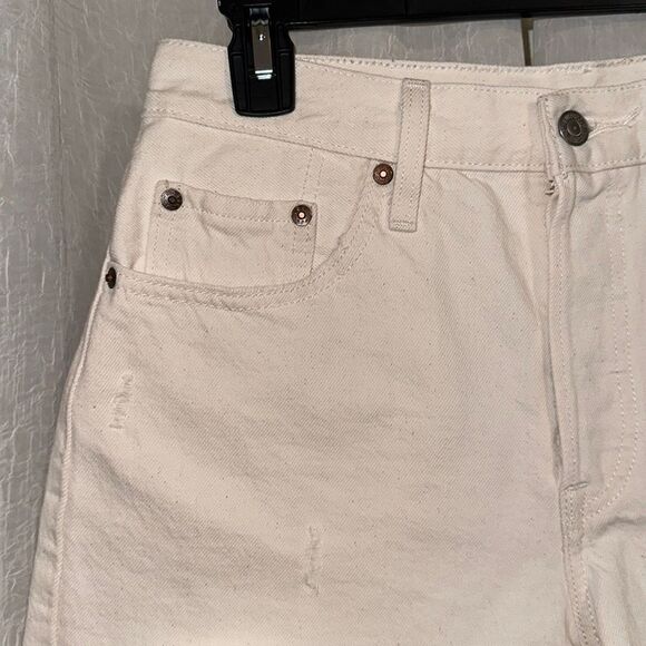 LEVI’S 28 501 High Rise Button Fly Ivory Distressed Raw Fringe Hem Denim Shorts - Picture 3 of 14
